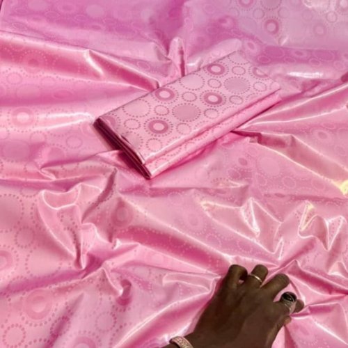 Bazin Riche Rose Poudré – Tissu Traditionnel Haut de Gamme 💖